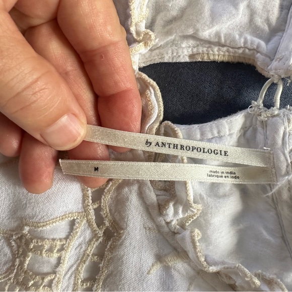 ANTHROPOLOGIE capped sleeve blouse cream w/ camel trim eyelet fabric. So cute! - Picture 2 of 8